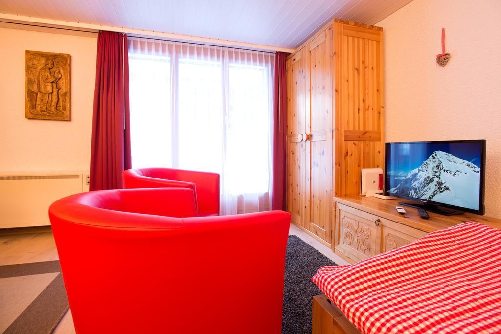 Mom - Alpine Boutique Apartments, Grindelwald Gletscher, Eiger View Terrace Studio Værelse billede